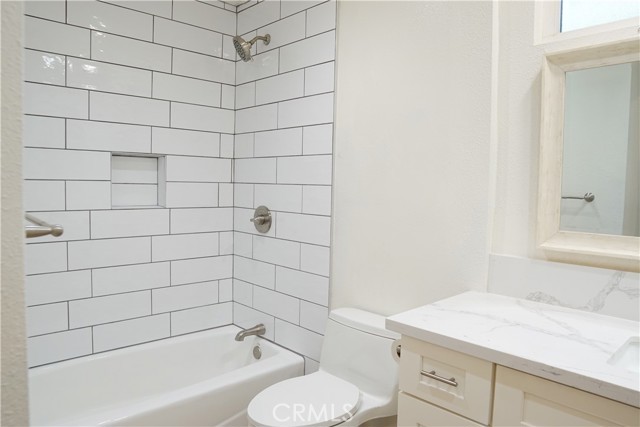 Detail Gallery Image 8 of 13 For 2740 Brea Bld #B,  Fullerton,  CA 92835 - 2 Beds | 2 Baths