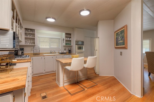 1675 Manzanita Avenue, Chico CA: https://media.crmls.org/medias/fff74817-dc91-4ce7-b699-953c4e0779b4.jpg
