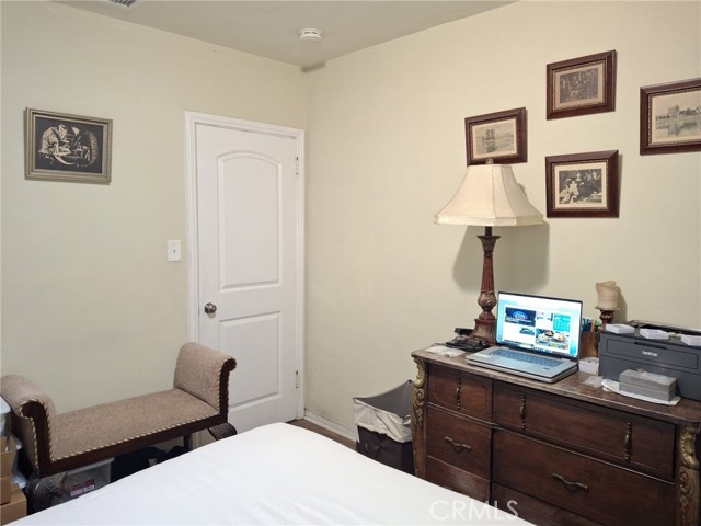 Detail Gallery Image 12 of 20 For 1346 W Century, Los Angeles,  CA 90044 - 2 Beds | 1 Baths