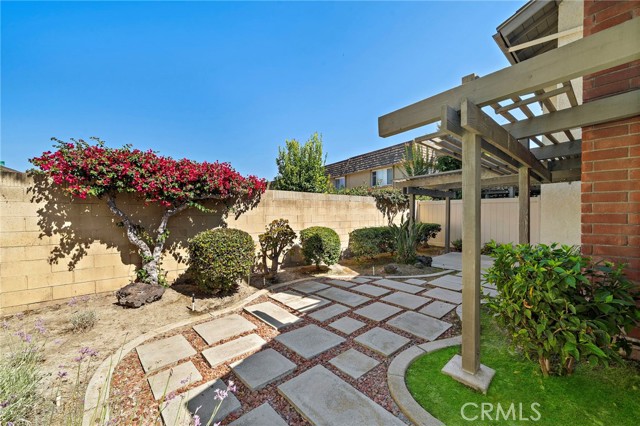 18108 Hearth Drive, Fountain Valley CA: https://media.crmls.org/medias/fff78205-2767-4034-bf79-0b07e0569b7a.jpg