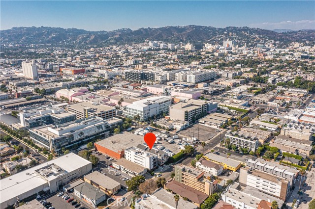 Detail Gallery Image 20 of 27 For 945 N Hudson Ave #104,  Los Angeles,  CA 90038 - 2 Beds | 2 Baths