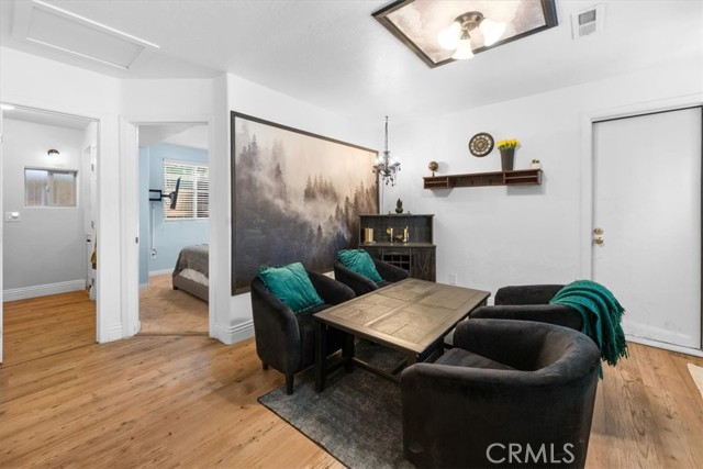 Detail Gallery Image 10 of 30 For 39965 Hillcrest, Big Bear Lake,  CA 92315 - 4 Beds | 2 Baths