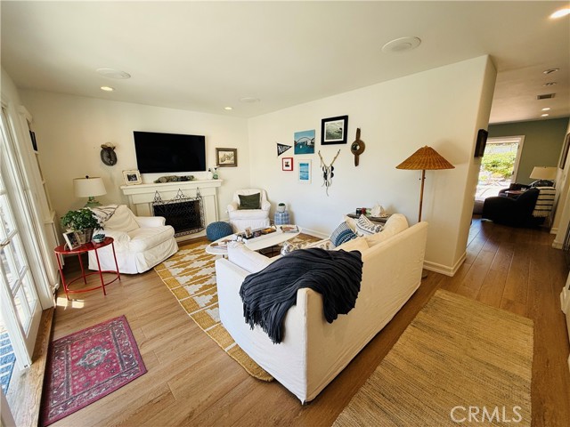 18071 Westlake Circle, Huntington Beach CA: https://media.crmls.org/medias/fff7ec64-a6e0-4ae2-9940-eb36eb24f3b5.jpg