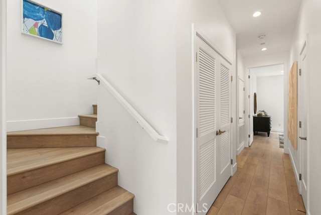 608 Malibu, Costa Mesa CA: https://media.crmls.org/medias/fff87e40-15d4-460c-9231-3319e243f4c6.jpg
