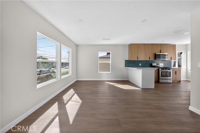 Detail Gallery Image 2 of 44 For 3413 Barbara St, San Pedro,  CA 90731 - 2 Beds | 2 Baths