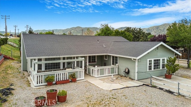Detail Gallery Image 1 of 48 For 22301 Westwood Bld, Tehachapi,  CA 93561 - 3 Beds | 2 Baths