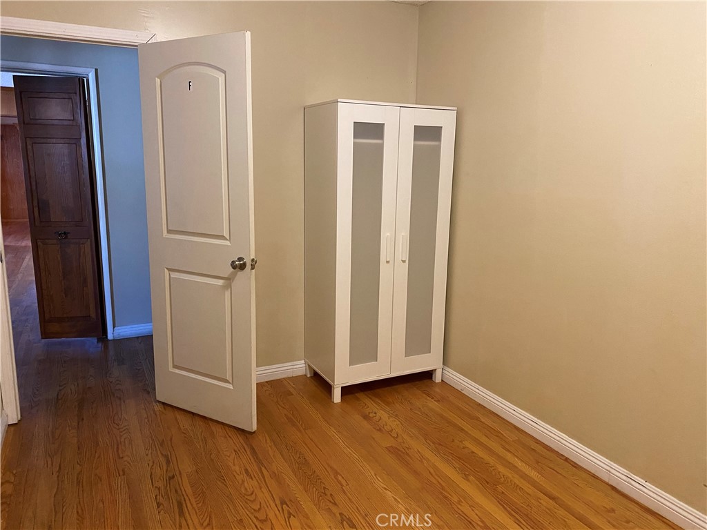 https://media.crmls.org/medias/fff8fac0-f217-4e1f-9eee-98f44c136021.jpg?preset=X-Large