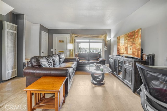 Detail Gallery Image 6 of 18 For 17274 Nisson Rd a,  Tustin,  CA 92780 - 3 Beds | 2 Baths