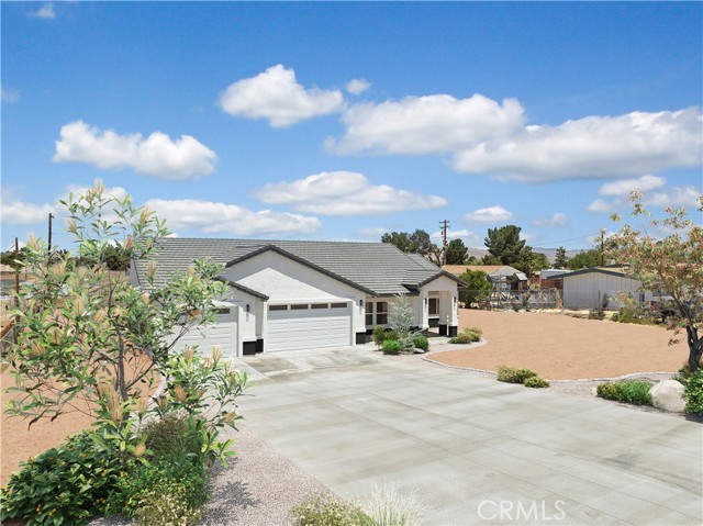 Detail Gallery Image 4 of 47 For 20664 Nisqually Rd, Apple Valley,  CA 92308 - 3 Beds | 2 Baths