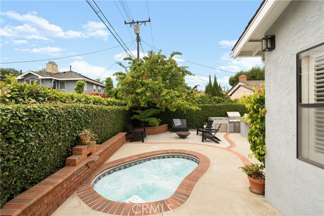 6860 E Roxanne Way, Long Beach CA: https://media.crmls.org/medias/fffa4c58-5029-4a4b-bc90-9b9b6561d323.jpg