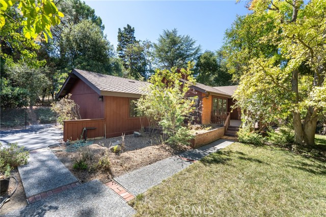 2480 Ardilla Road, Atascadero CA: https://media.crmls.org/medias/fffb4650-5d21-489e-9368-8c3add497338.jpg