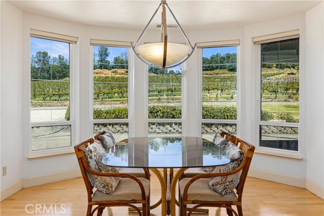 Detail Gallery Image 12 of 51 For 7875 Adobe Creek Rd, Kelseyville,  CA 95451 - 4 Beds | 4 Baths