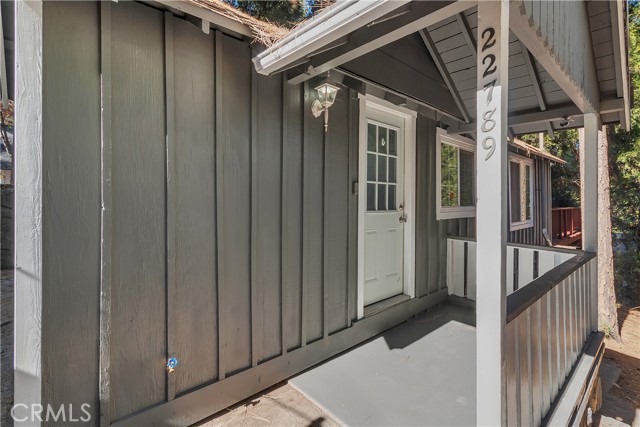 Detail Gallery Image 2 of 32 For 22789 Laurel Ln, Crestline,  CA 92325 - 1 Beds | 2 Baths
