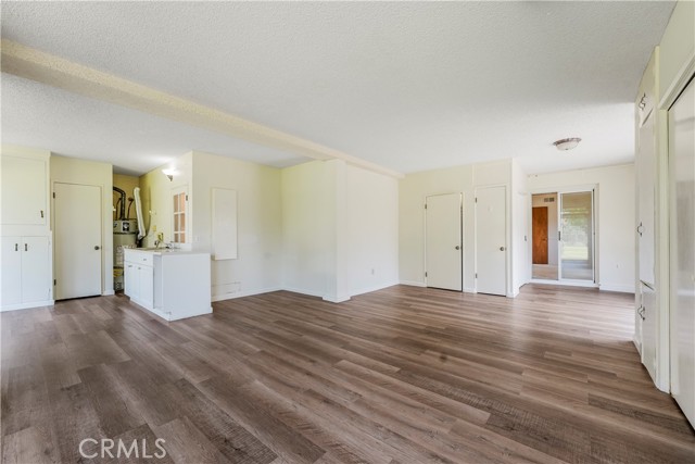 1300 Oak Avenue, Carlsbad CA: https://media.crmls.org/medias/fffcf4c3-2561-43c6-8a15-0339d07f10d8.jpg