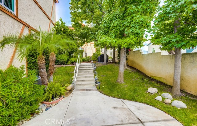 Detail Gallery Image 35 of 42 For 284 Laurel Ave #5,  Brea,  CA 92821 - 2 Beds | 1/1 Baths