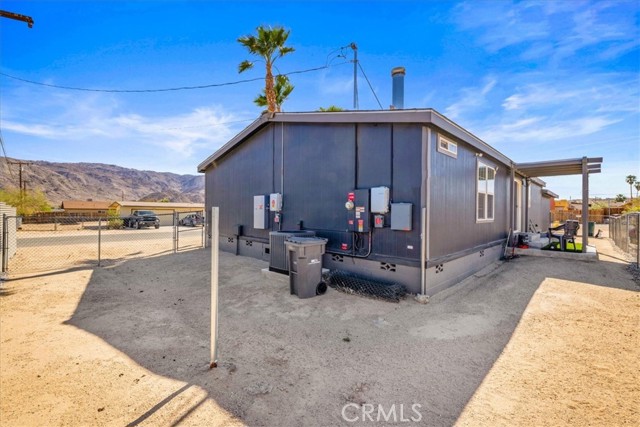 6293 Mojave Avenue, 29 Palms CA: https://media.crmls.org/medias/fffd8493-336e-4fca-914e-f7d93d66df99.jpg