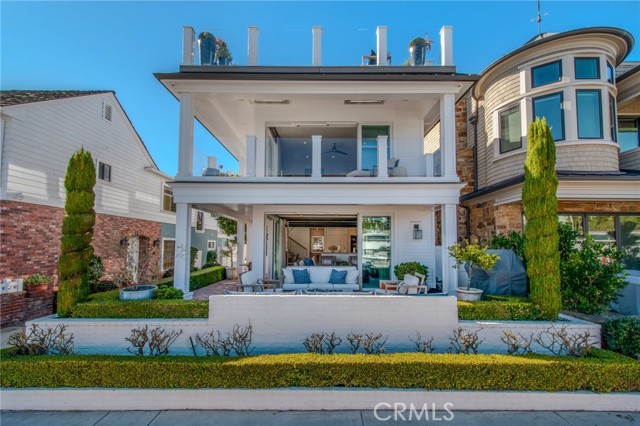 Detail Gallery Image 1 of 65 For 317 E. Bayfront, Newport Beach,  CA 92662 - 3 Beds | 3 Baths