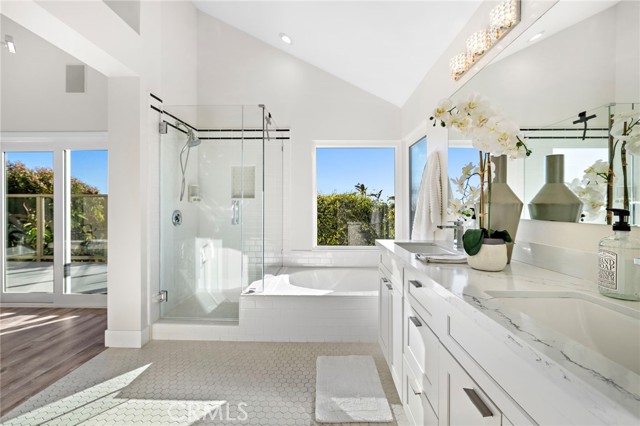 27 Palm Beach Court, Dana Point CA: https://media.crmls.org/medias/fffd8813-868a-4bb7-b202-8b8cc93d2d37.jpg