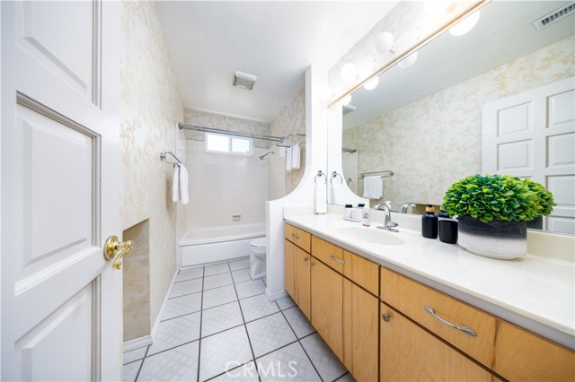21128 Trigger Lane, Diamond Bar CA: https://media.crmls.org/medias/fffed01c-bf18-4f29-92a3-6e007dfbc174.jpg
