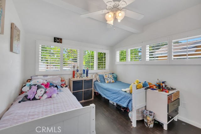Detail Gallery Image 22 of 36 For 10923 Haskell Ave, Granada Hills,  CA 91344 - 3 Beds | 2 Baths