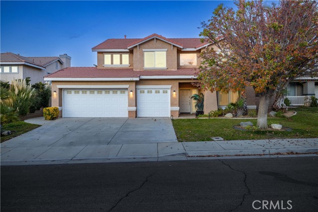 Detail Gallery Image 2 of 45 For 4019 De Anza Dr, Palmdale,  CA 93551 - 5 Beds | 3 Baths