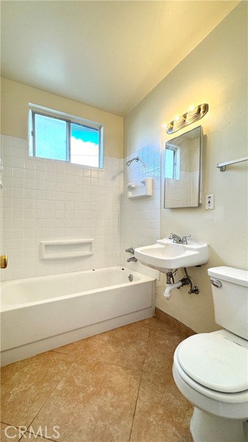 Detail Gallery Image 6 of 15 For 262 Garnet Way #C,  Upland,  CA 91786 - 2 Beds | 1 Baths