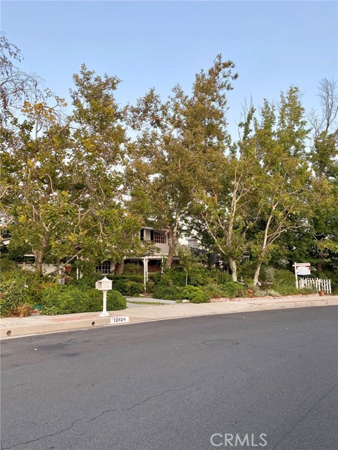 Photo of 12624 Kenny Drive, Granada Hills, CA 91344
