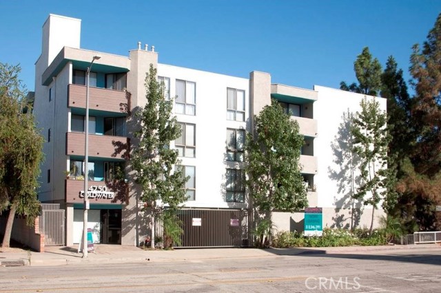 4250 coldwater canyon Avenue 201 Studio City, California Luxury living in Studio City! Convenient location puts you exactly where you want to be! Offering the finest in modern amenities, including controlled access, an elevator and a laundry room on every floor. Apartment amenities include window coverings, wheel chair access, view, extra storage, efficient appliances, cable ready, air conditioning, carpeted bedrooms, ceiling fan, quartz countertops, dishwasher, disposal, fireplace, plank flooring, mirrored closets, patio/balcony, refrigerator.