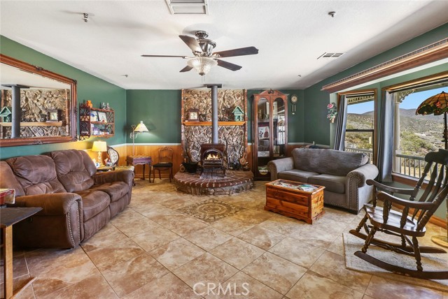 Detail Gallery Image 11 of 64 For 39910 95th St, Leona Valley,  CA 93551 - 3 Beds | 2/1 Baths