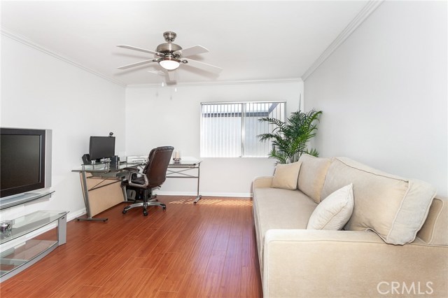 5334 Lindley Avenue, 317 photo 15