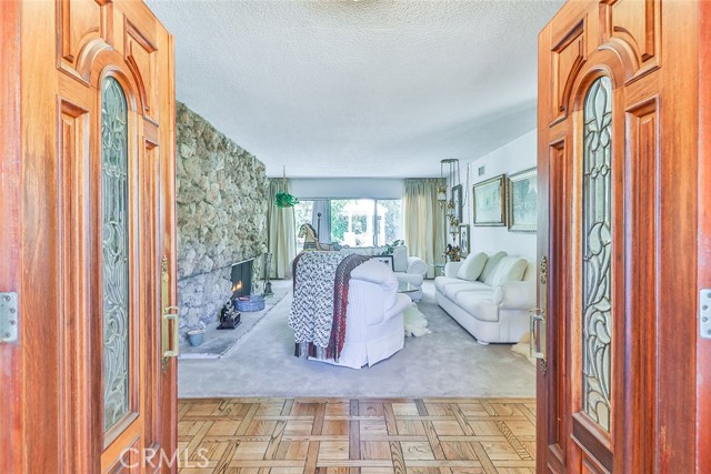 22569 Waterbury Street photo 6