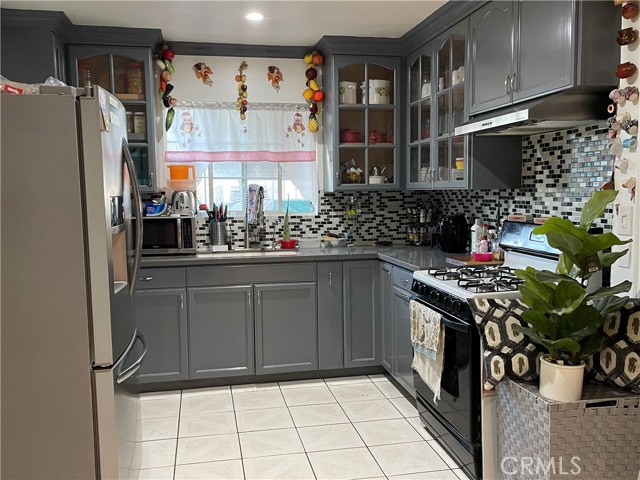 9050 Ilex Avenue photo 4