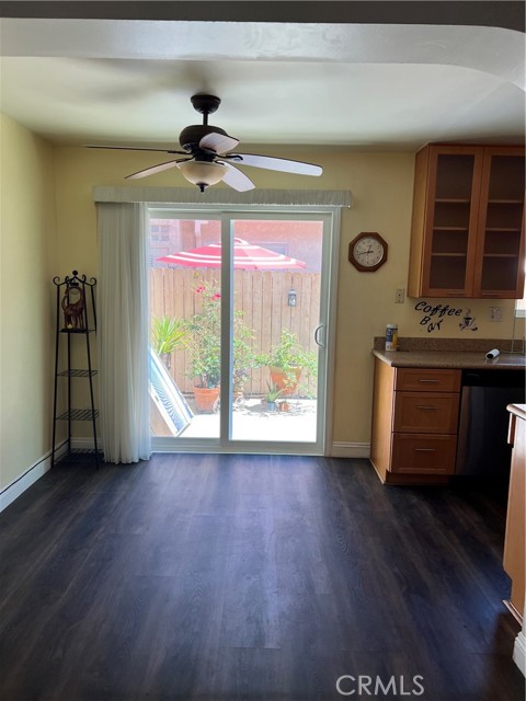 17131 Roscoe Boulevard, 7 photo 4