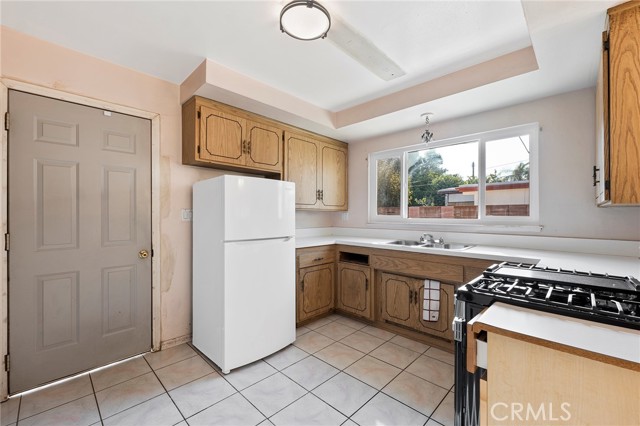 14846 Lorne Street photo 8