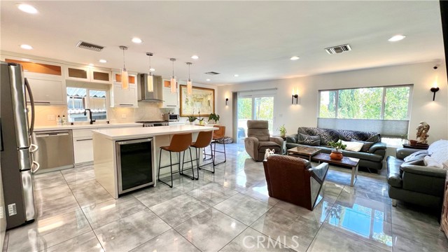 Detail Gallery Image 1 of 24 For 23777 Mulholland #171,  Calabasas,  CA 91302 - 2 Beds | 2/1 Baths