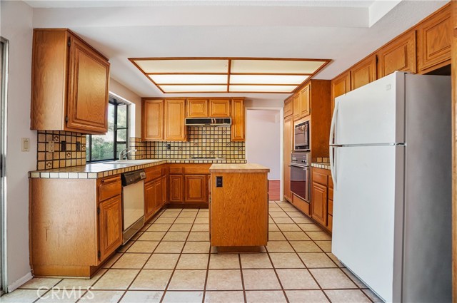 11154 Newcastle Avenue photo 7