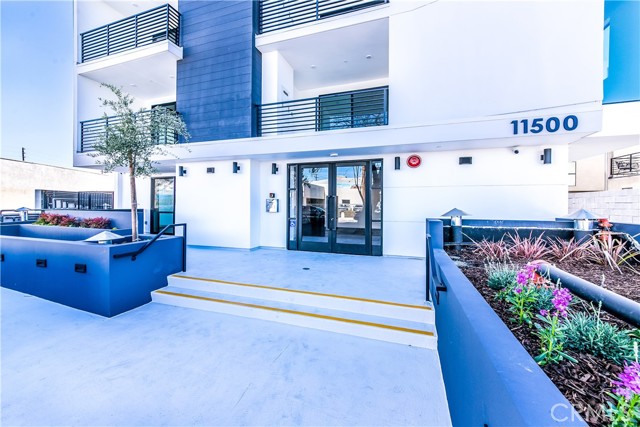 Detail Gallery Image 7 of 7 For 11500 Emelita St #201,  North Hollywood,  CA 91601 - 3 Beds | 2/1 Baths