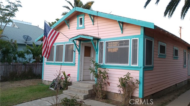 346 Rennie Avenue Venice, California Come one come all,,,, one of the best streets in Venice. Seller may help with construction/financing loan. THIS IS THE LARGEST LOT AVAILABLE. DO NOT buy a home on a tiny lot, what can be done with a tiny lot????? We will BUILD to suit. BRING ALL offers and IDEAS ,, Legal Duplex 346 & 346 1/2, bring all offers must sell as is. Close to everything in entertainment and socializing. If you know Venice then you know this street is a gold mine, it has a very large alley access, and parking on the street in front. Several older houses on this street have been rebuilt into new multi BIG LOT wonders. Its a legal duplex, 3 bedrooms and 2 baths total, 2 separate units with a newer build garage in the back with a parking area also. Units are 1920s original condition. Never been remodeled. Walk to the beach is 7 blocks. Owners have ben planning to move out of state, so not much remodeling has been done, but very motivated, or may fix before they move?? Also check into an ADU in the back, or make the garage an ADU or 2nd on gar, Add morre stories to existing units, then try an ADU in the back.