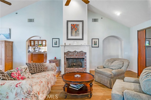 1030 East Grinnell Drive photo 6