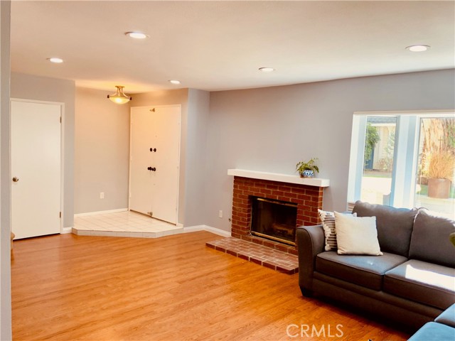 20730 Devonshire Street, D photo 2