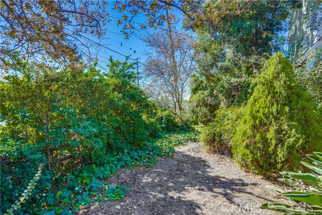 5209 Bellaire Avenue photo 3