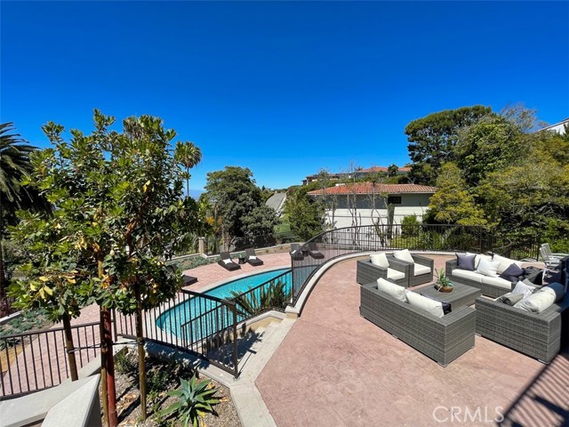 916 Via Del Monte, Palos Verdes Estates, California 90274, 5 Bedrooms Bedrooms, ,7 BathroomsBathrooms,Residential,Sold,Via Del Monte,SR21214282