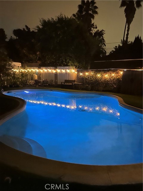 Enjoy your evening by the pool.
more pictures to follow soon.