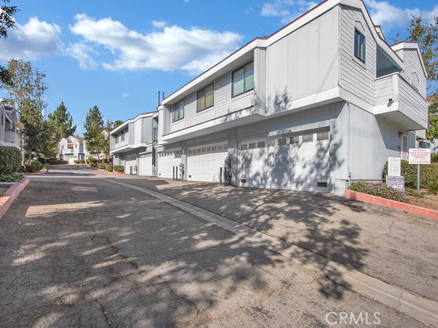 Detail Gallery Image 1 of 1 For 13071 Hubbard St #5,  Sylmar,  CA 91342 - 3 Beds | 2 Baths