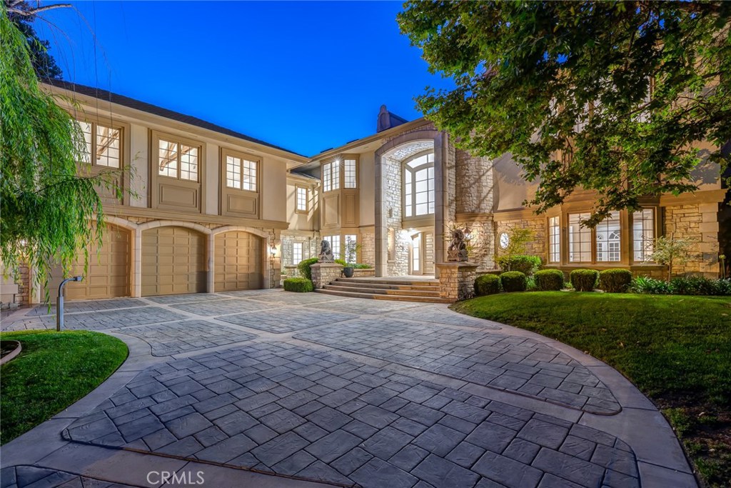 Photo of 20637 KINGSBORO WAY, Woodland Hills, CA 91364