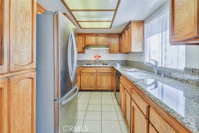 19442 Wyandotte Street, 14 photo 5