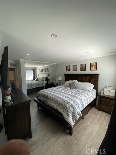 19050 Kittridge Street, 5 photo 6