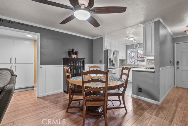 10636 Woodley Avenue, 15 photo 7