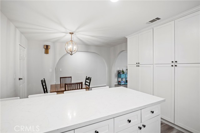 13201 De Foe Avenue photo 8