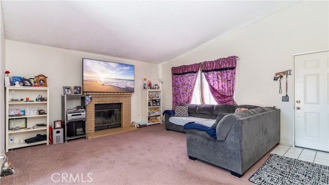 Detail Gallery Image 5 of 17 For 43844 San Francisco Ave, Lancaster,  CA 93535 - 3 Beds | 2 Baths